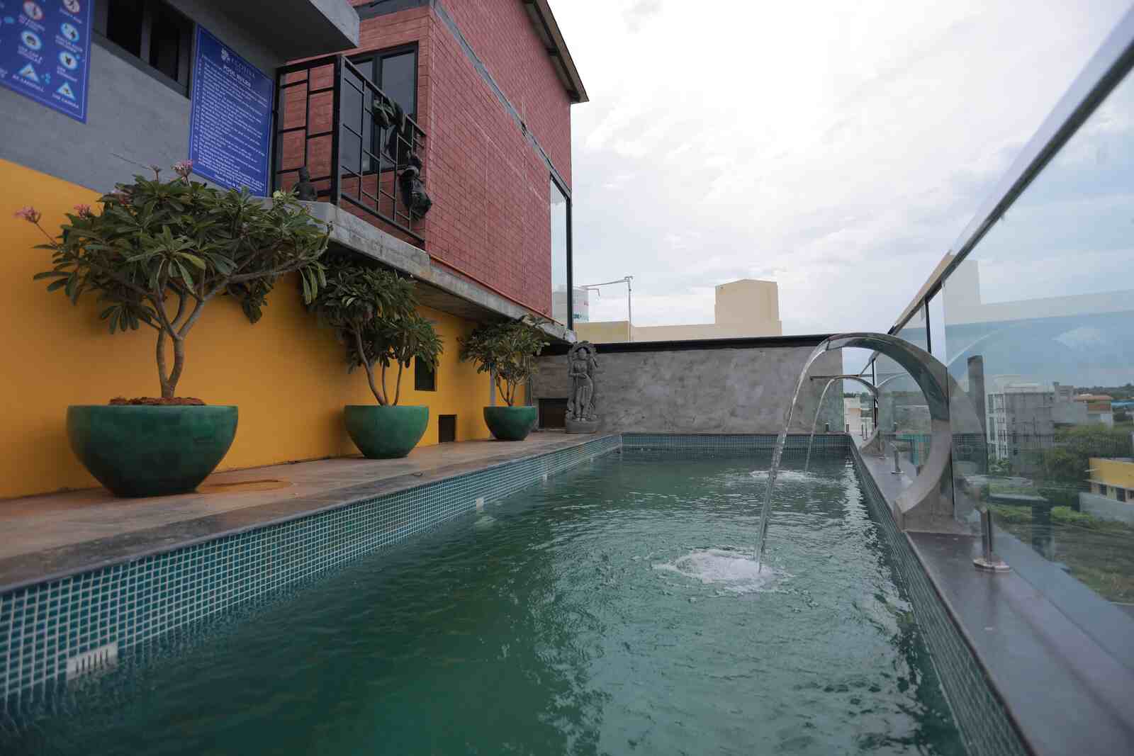 The rooftop swimming pool at Villa Ecotiva