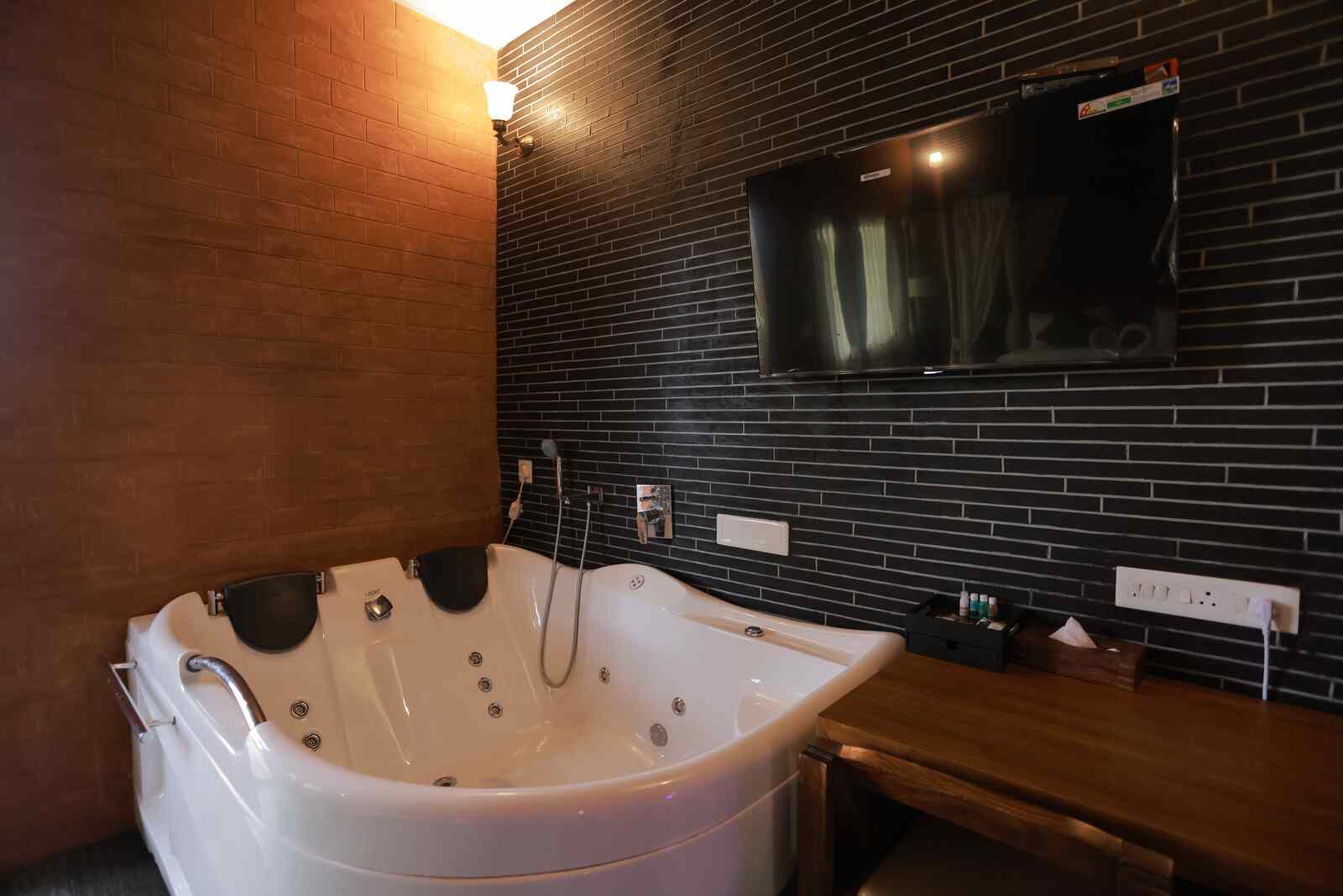 Jacuzzi King Suite, photo 2