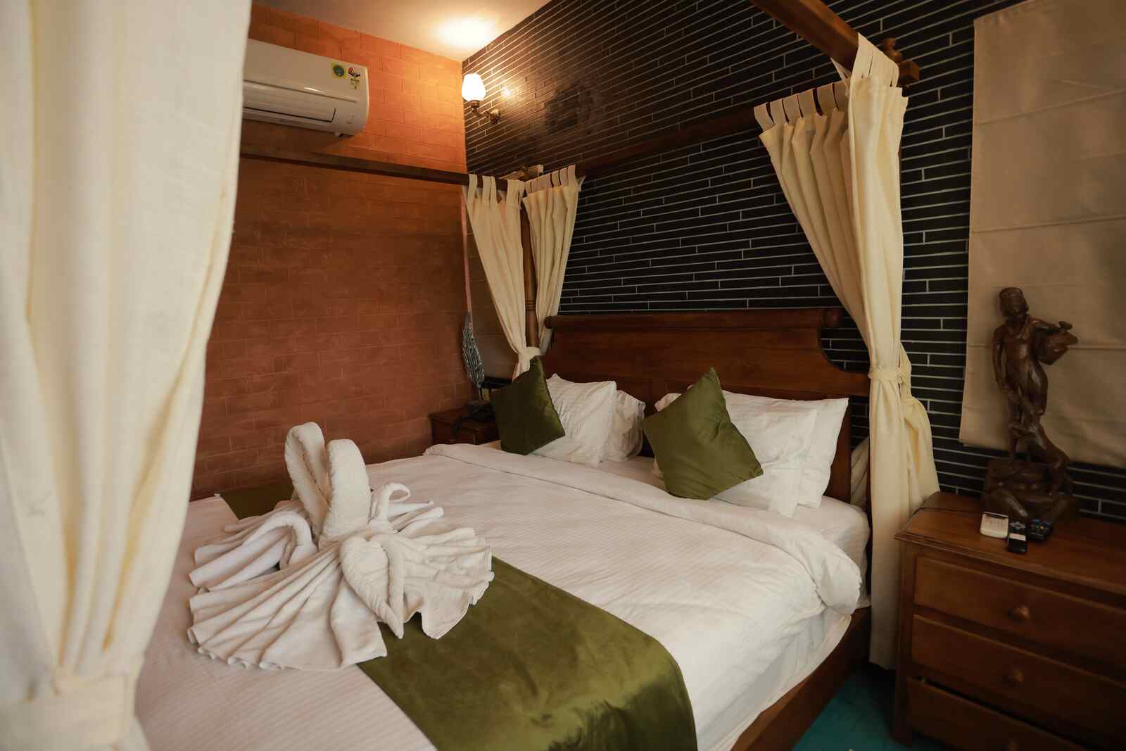 Jacuzzi King Suite, photo 3