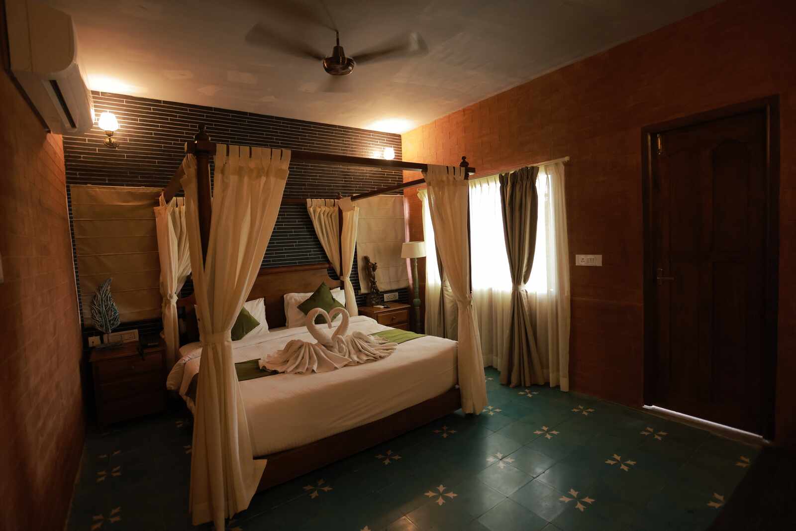 Jacuzzi King Suite, photo 9