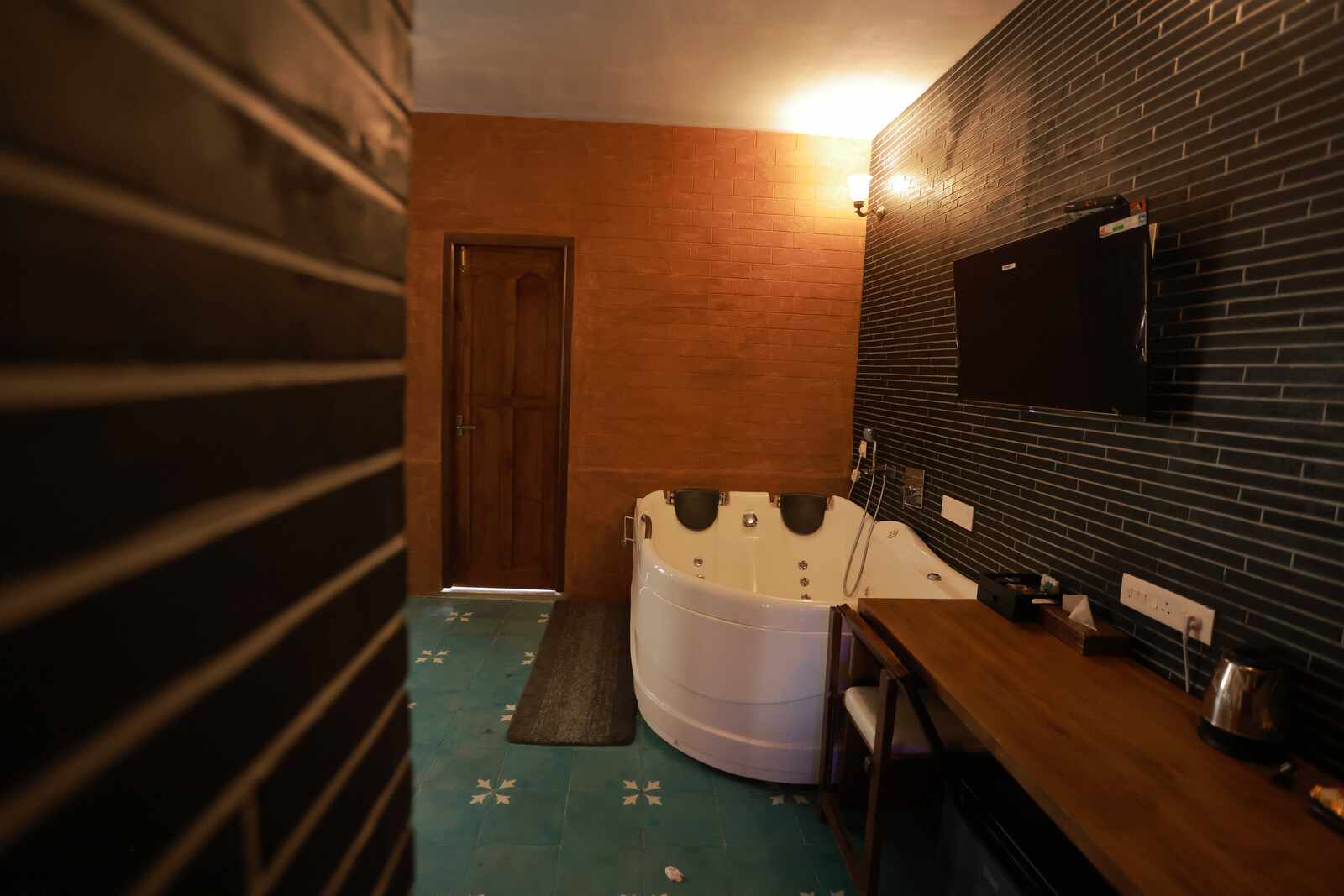 Jacuzzi King Suite, photo 16