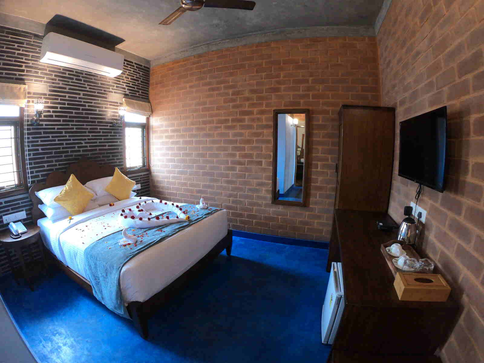 Jacuzzi Studio, photo 6